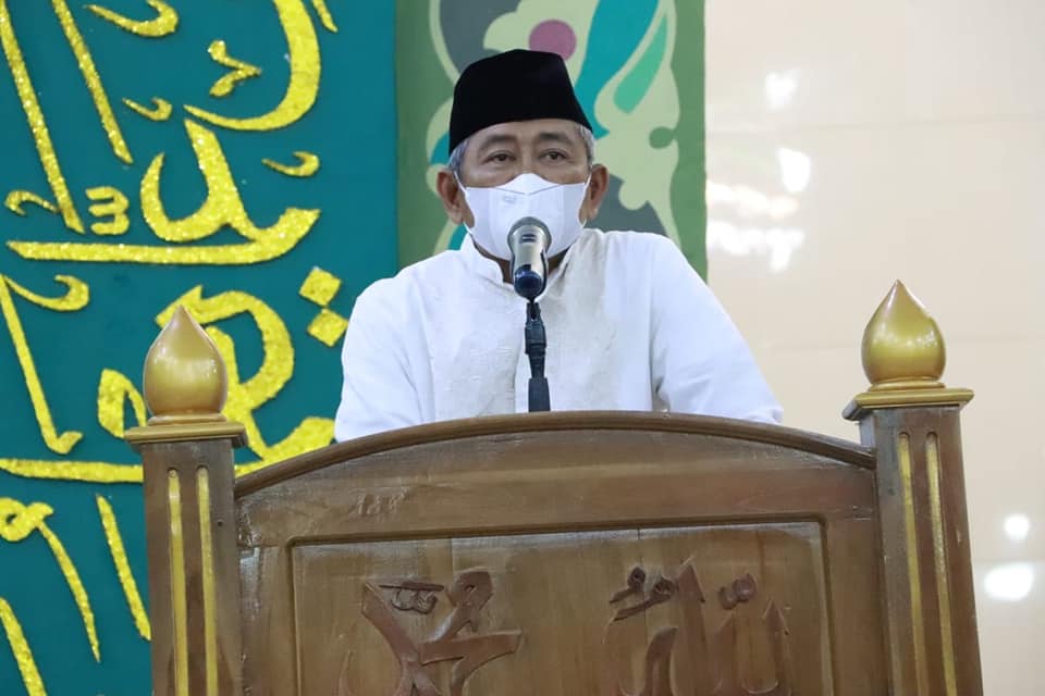 Tarawih Bersama Masyarakat Majene, Gubernur Ajak Kirim Doa untuk Awak KRI Nanggala 402